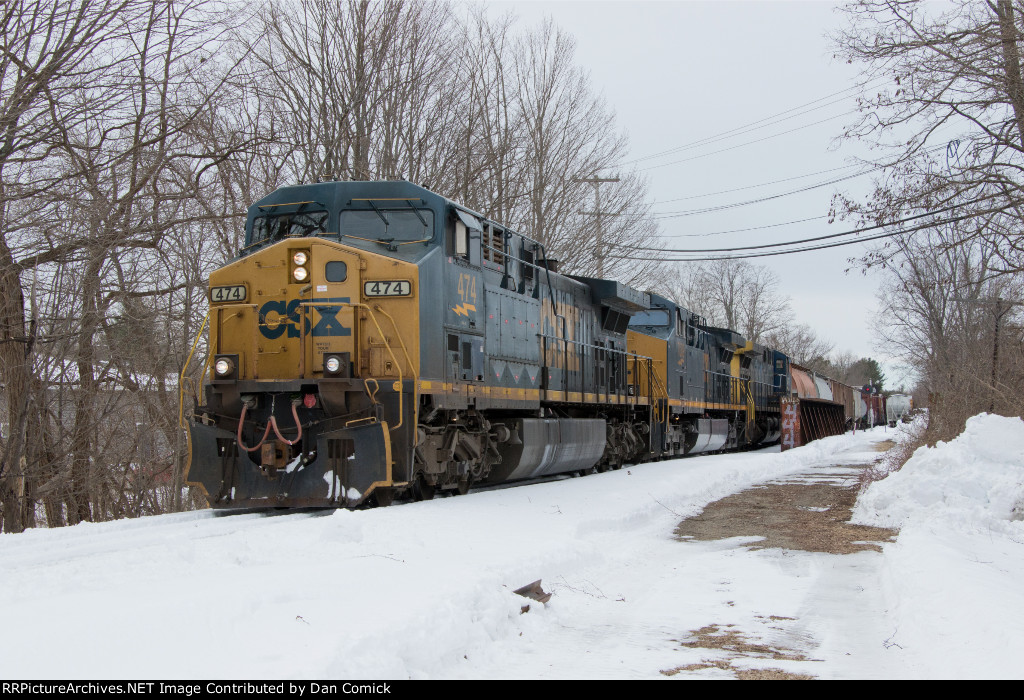 CSXT 474 Leads M426 in Lewiston